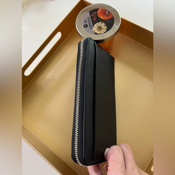 Kate Spade Wallet - Picture 9 of 10